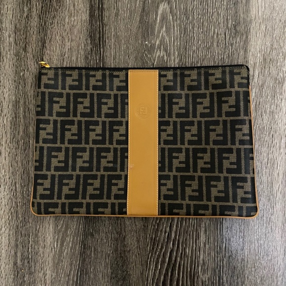 Fendi Handbags - FENDI Vintage Flat Pouch- Large